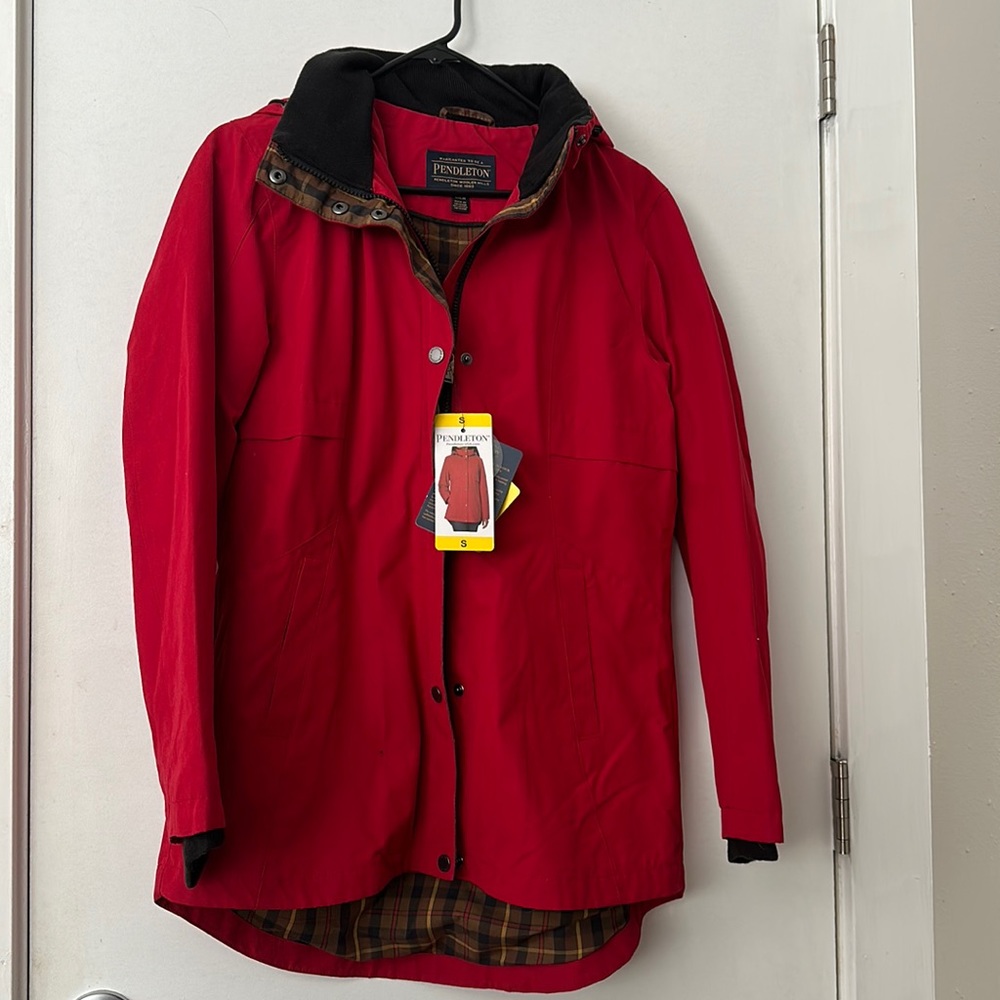 Pendleton Women’s Rain coat Red/Small
